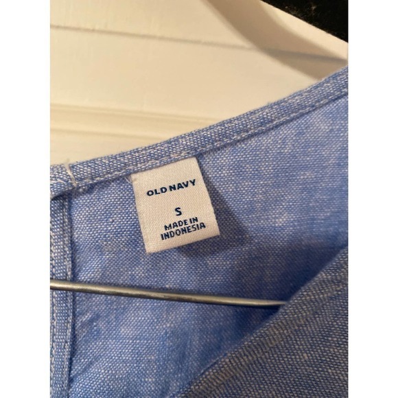 Old navy romper - Picture 2 of 3